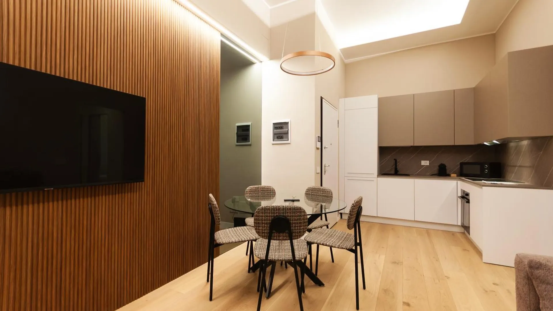 Youhosty - 2 Bedroom Porta Venezia Milão Apartamento
