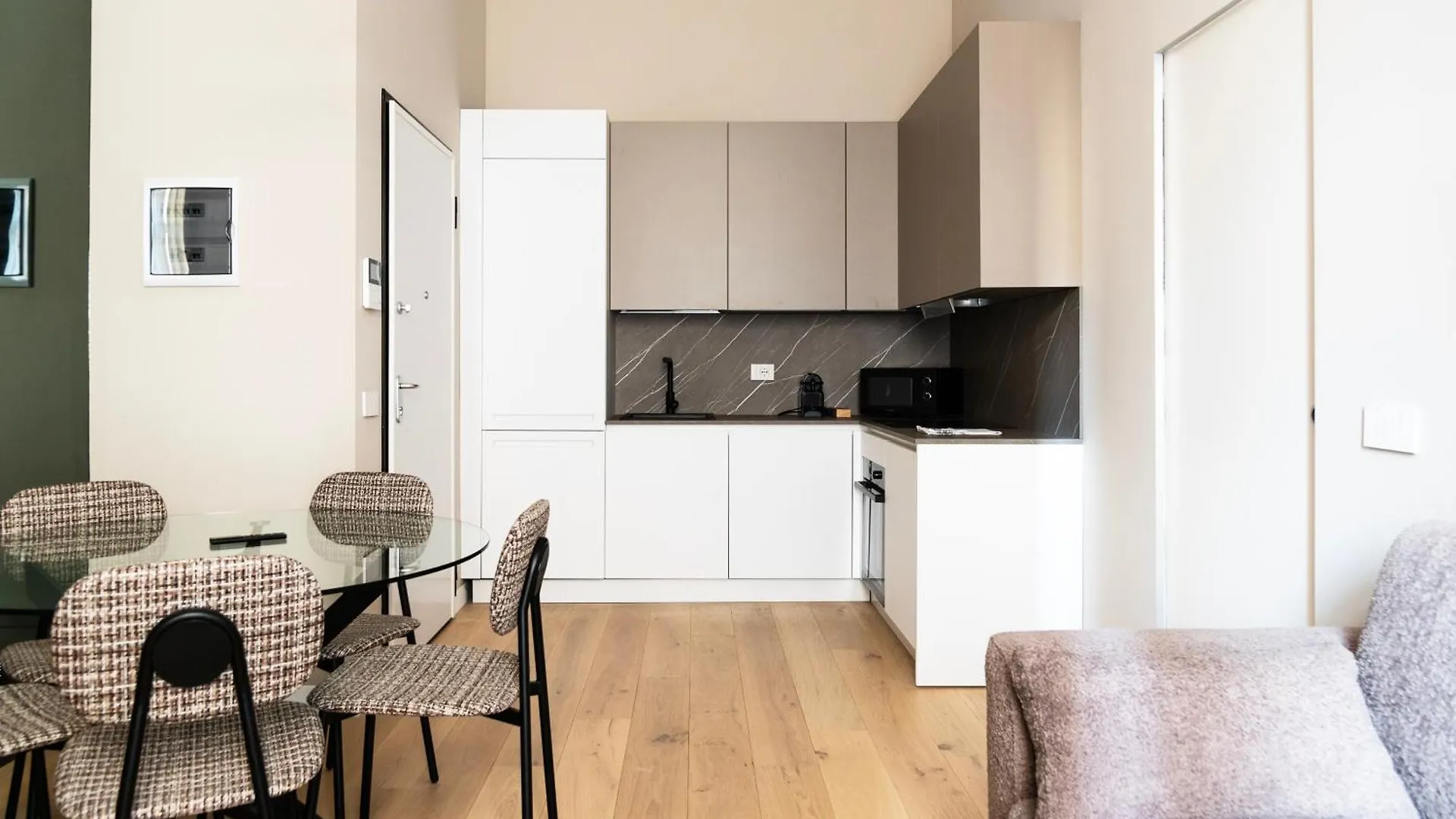 Apartamento Youhosty - 2 Bedroom Porta Venezia Milão
