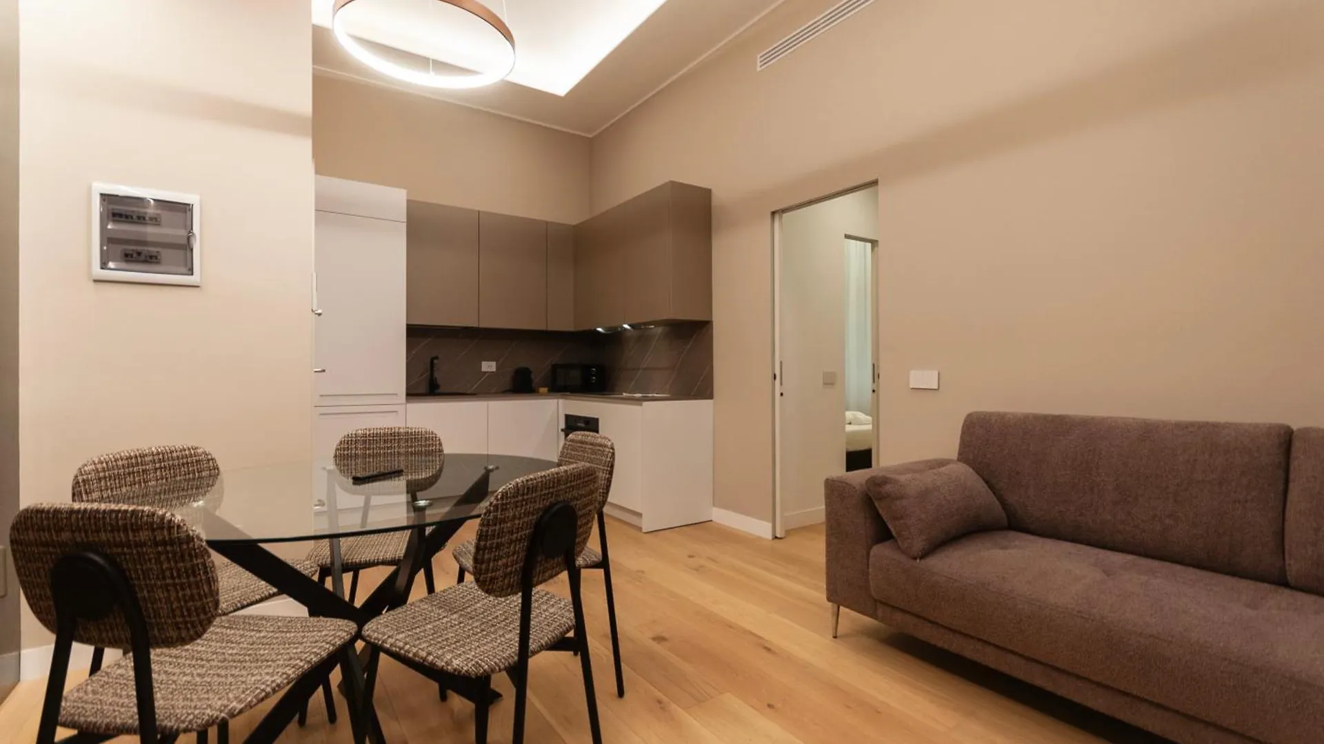 Youhosty - 2 Bedroom Porta Venezia Milão